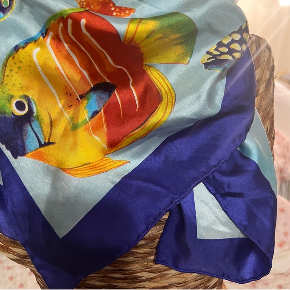 100% Silk Colorful Fish Print Vintage Scarf - Picture 3 of 9
